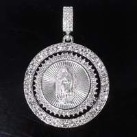 Pendentif Notre-Dame de Guadalupe glacé, plaqué or 14 carats, alliage de zinc, émail coloré, entièrement serti de zircone cubique, médaillon rotatif, cadeau religieux hip-hop