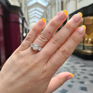 Anello di Diamanti F1751 per Donna, Classico Anello di Fidanzamento con Diamante Naturale Taglio Brillante Rotondo, Colore G, Gioiello in Diamante Bianco - Product Image 5