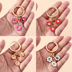 Portachiavi alla moda in stile cinese, originale e di tendenza, con fiore Tai, un accessorio di nicchia che rappresenta la tendenza nazionale. - Product Image 2