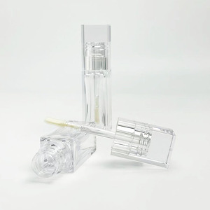 <span class=keywords><strong>Tube</strong></span> de gloss à lèvres carré transparent en PETG personnalisé de 10 ml, <span class=keywords><strong>tube</strong></span> de rouge à lèvres en <span class=keywords><strong>plastique</strong></span> cosmétique de qualité supérieure, avec un grand pinceau applicateur - Product Image 2
