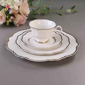 GXKC Service de table de luxe en porcelaine fine de Chine haute qualité Nouvelles assiettes en or gaufrées Tasses à thé et sauce pour la maison ou le mariage - Product Image 2