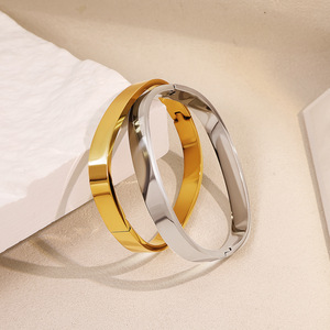 Brazalete de Acero Inoxidable con Hebilla Cuadrada Geométrica de 6mm, Chapado en Oro de 18K, Estilo Europeo Americano, Unisex, Simple, Liso y Moderno - Product Image 2