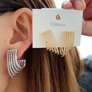 2025 Modieuze En Luxe Pave Zirkoon Fan Streep Oorbellen Elegante Sieraden Mode Sieraden Accessoires Groothandel - Product Image 3