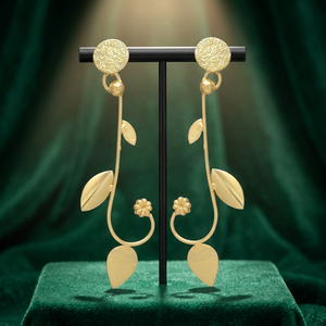 Pendientes de Compromiso Étnicos a la Moda con Diseño de Hojas Chapadas en Oro, Aleación de Metal Precioso, Hechos a Mano - Product Image 3