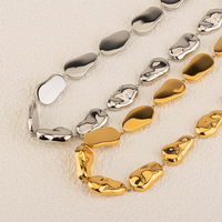 Collier en or 18 carats tendance de luxe en gros, perles irrégulières CCB, chaîne en forme de Y, pendentif plat en forme de goutte d'eau, collier tendance pour femmes