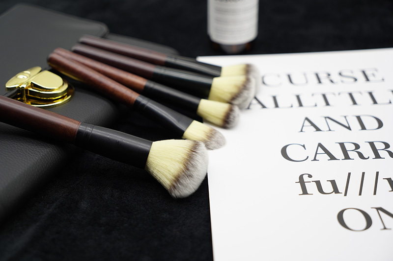 Best Unique Natural Logo Womens New Permanent Bling Full Large Soft Marble Makeup Disposable Beauty Tools Set Kits Blush Brush
