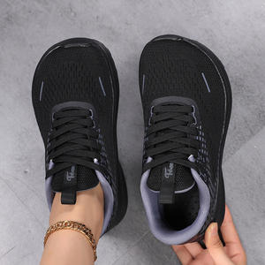 Nouvelles baskets blanches tendance pour femme, collection automne 2026, à semelle épaisse et surélevée, en maille respirante, pour le sport et le quotidien - Product Image 4