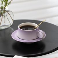 Ensemble tasse et soucoupe en céramique artisanale dégradée, style américain vintage et luxe léger, design rétro, coffret cadeau