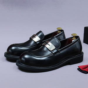 Chaussures décontractées en cuir noir pour hommes, chaussures en cuir de vache pour affaires, chaussures habillées de mariage - Product Image 4