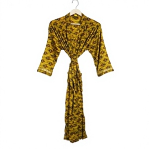 Kimono Japonés de Seda Vintage, Elegante y Hecho a Mano, para Mujer, Estilo Bohemio, Floral, Largo, para Verano, Boda, o como Cubre Bikini - Product Image 1