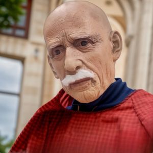 หน้ากากยางลาเท็กซ์เต็มหน้า ชายเฒ่าหัวโล้นเคราขาว คุณภาพสูง เหมือนจริง สำหรับคอสเพลย์ ฮาโลวีน งานปาร์ตี้แฟนซี อุปกรณ์เสริมชุดแต่งกาย - Product Image 3