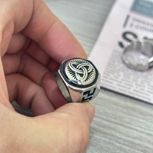 Anelli Popolari con Nodo Celtico Triquetra in Acciaio al Titanio, Accessorio Elegante per Uomo in Europa, Anello Unico per Dito - Product Image 6