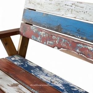 El banco SL está equipado con reposabrazos y respaldo, hechos de madera de barco recuperada, perfecto para sentarse en el jardín y en el hogar. - Product Image 5