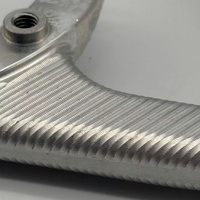 Protector de Radiador de Aleación de Aluminio con Orificios de Montaje de Tornillos de Cinco y Siete Agujeros para Sistemas de Carrocería de Motocicleta
