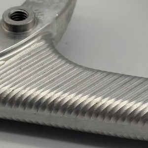 Protector de Radiador de Aleación de Aluminio con Orificios de Montaje de Tornillos de Cinco y Siete Agujeros para Sistemas de Carrocería de Motocicleta - Product Image 5