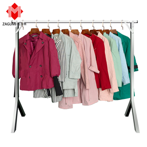 Contenedor de 20 pies de <span class=keywords><strong>Ropa</strong></span> Usada de Mujer (Sudaderas con Capucha y Suéteres) de Reino Unido y Canadá, <span class=keywords><strong>Ropa</strong></span> de Segunda Mano en Alemania, Holanda y Noruega - Product Image 3