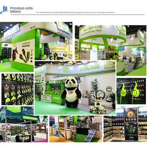 Cepillo de Baño para Perros KUDI M con Diseño de Panda, Doble Uso, Ecológico, de Plástico, para Uso en Seco y Mojado, con Función de Masaje y Limpieza - Product Image 4