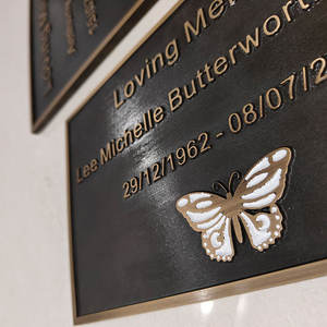 لوحة تذكارية مخصصة للجثث مع صورة مخصصة ونقش بارز ثلاثي الأبعاد من النحاس للمقابر - Product Image 5