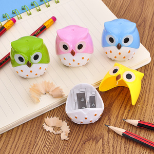 Sacapuntas con forma de búho para niños, sacapuntas manual de plástico para estudiantes de escuela primaria, tipo animal de color aleatorio - Product Image 3