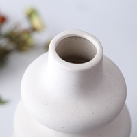 Vase à fleurs blanc en céramique émaillée mouchetée givrée minimaliste à vis circulaire moderne