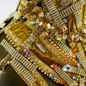 Vestido de Lujo Dorado Metálico para Escenario, Vestido Ajustado de Malla con Pedrería de Alta Costura para Cantantes, Conciertos y Actuaciones, Venta al por Mayor del Fabricante - Product Image 6