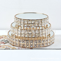 Présentoir en métal doré avec perles en cristal, support élégant de gâteau de mariage et décoration, style cour de luxe, offre spéciale, 1 pièce