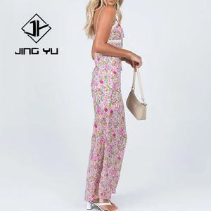 ชุดเดรสลำลองลายดอกไม้เล็กๆ ทรงเข้ารูป สายเดี่ยว ผลิตโดยผู้ผลิตโดยตรง รับผลิตตามแบบ (OEM) ผ้าเรยอนซักแล้ว ความยาวปานกลาง - Product Image 4