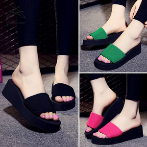 Pantofole da donna con <span class=keywords><strong>zeppa</strong></span> estiva da esterno con <span class=keywords><strong>zeppa</strong></span> spessa e plateau da donna pantofole con sandalo scorrevole nero - Product Image 2