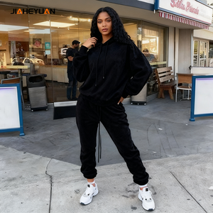 Set Invernale da Donna: <span class=keywords><strong>Felpa</strong></span> Girocollo Foderata in Pile Ricamata <span class=keywords><strong>e</strong></span> Pantaloni Coordinati in Poliestere/Cotone - Product Image 3