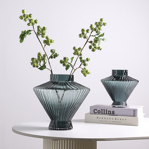 Jarrón Moderno de Vidrio Rayado Estilo Escandinavo Normcore, Decoración de Hogar de Lujo Accesible para Bodas, Sala de Estar, Mesa - Product Image 2