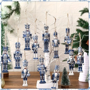 24 ensembles d'ornements suspendus <span class=keywords><strong>casse</strong></span>-<span class=keywords><strong>noisette</strong></span> en bois de Noël de haute qualité pour la décoration intérieure de fête à la maison et les décorations d'arbre de Noël - Product Image 3