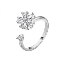 Anillo Abierto Delicado con Trébol de Cinco Hojas y Circonitas Blancas, Chapado en Oro, Latón con Micro Pavé, Giratorio, Elegante, Regalo para Novia