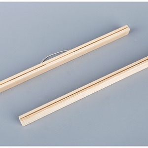 Vente en gros de tiges suspendues en bois massif Feng Shui sculptées pour la décoration de la maison, affiches et calendriers - Product Image 1