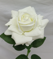 J-12204 Neues Design Weiße Rote Real-Touch-Rosen Handbemalte Real-Touch-Rose Dunkelrosa und Weiß Schattierte Rose Künstlich