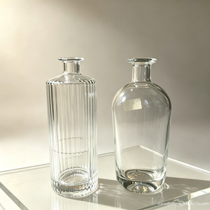 Botella de Vidrio Personalizada de 700ml/750ml para Agua con Gas, para Envasar Ginebra, Vodka, Licores de Frutas, Ron Especiado - Product Image 2