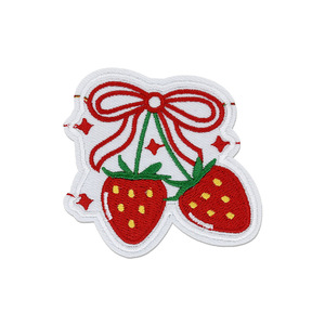 Écussons brodés Lingzhi en forme de fraises, à coudre, étiquettes en tissu brodé pour sacs et vêtements, accessoires faits main DIY - Product Image 3