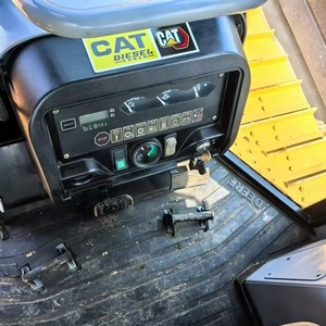 Bulldozer japonais d'origine CAT D6K d'occasion en bon état prêt à l'emploi en vente à Shanghai à bon prix - Product Image 4