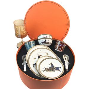 Juego de Vajilla de Porcelana Fina de Diez Piezas con Diseño Moderno y Lujoso, con Patrón de Dibujos Animados, en Caja de Regalo para Regalos - Product Image 1