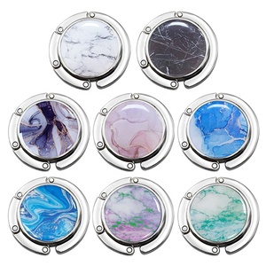 Colgador de Bolsos Personalizable para Mesa, Plegable, con Almohadillas Antideslizantes - Product Image 5