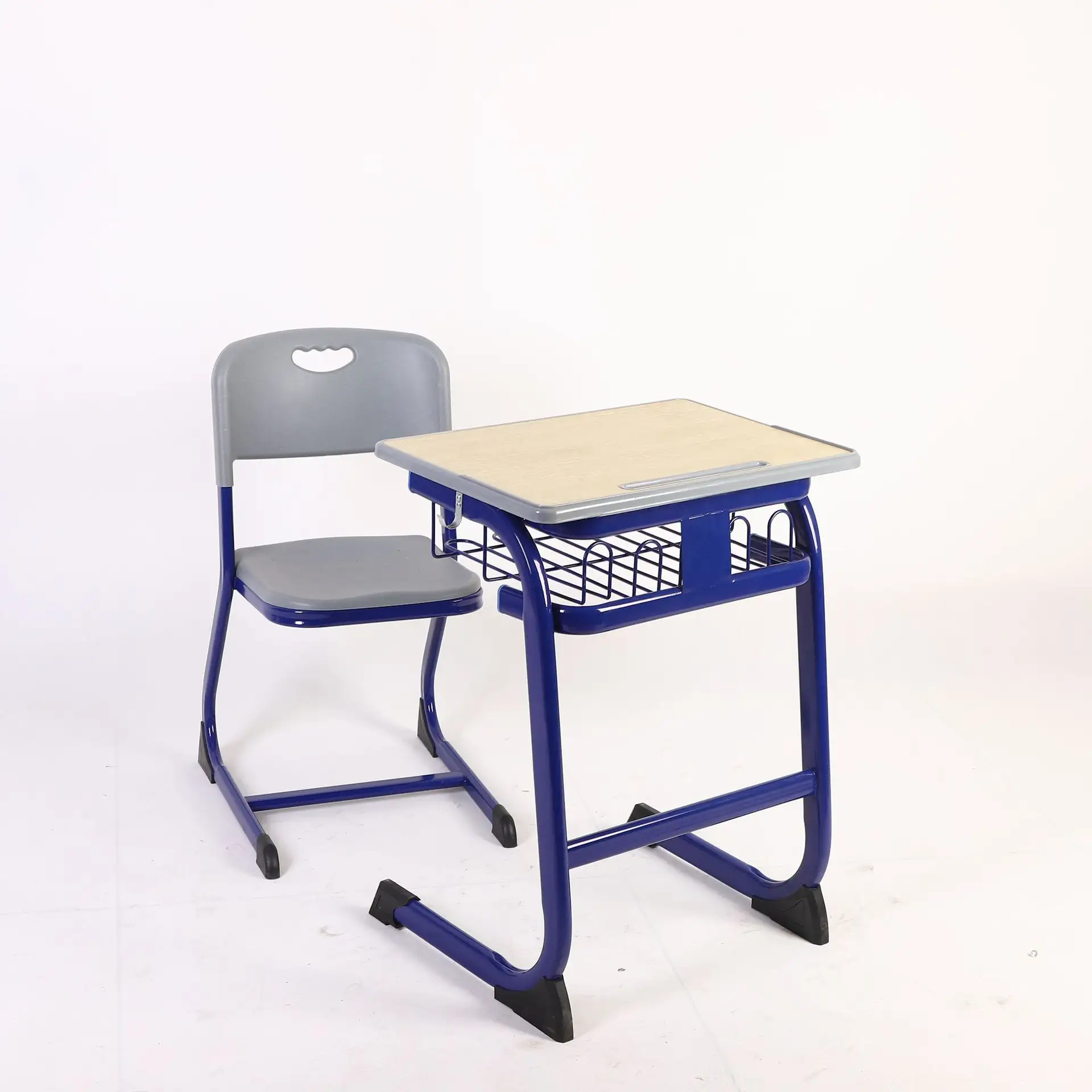 Yüksek kalite güçlü dayanıklı okul sınıf öğrenci tek masa ve sandalye seti çalışma için ahşap okul mobilyaları