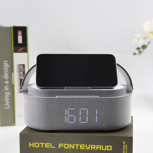 Offre Spéciale 15w charge rapide sans fil support de téléphone portable réveil Bt haut-parleur chargeur sans fil pour chambre chevet - Product Image 2