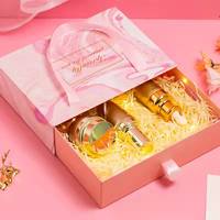 Sac de boîte cadeau kraft de luxe imprimé personnalisé petits sacs en papier blanc noir chaussures vêtements cosmétiques-feuille incluse vente en gros