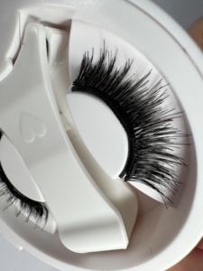 Cheveux synthétiques faits à la main Portable <span class=keywords><strong>applicateur</strong></span> de <span class=keywords><strong>cils</strong></span> magnétiques mise à niveau 3 aimant 0.07MM épaisseur <span class=keywords><strong>faux</strong></span> <span class=keywords><strong>cils</strong></span> pour une usure facile - Product Image 3