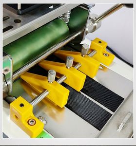 เครื่องตัดมุมโค้งและรูปทรงพิเศษสำหรับสิ่งทอและป้ายหนัง ใช้งานง่าย - Product Image 5