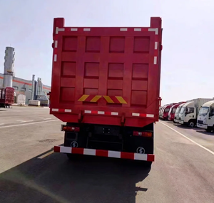 翻新版陕汽X3000 8x4出口版：配备可靠的380马力动力总成，适合苛刻的现场作业 - Product Image 2