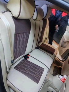Fundas de Asiento de Coche de Cuero de Lujo, Transpirables y Ecológicas, Juego Completo de Tamaño Personalizable, Modelo Universal para Asientos Delanteros y Traseros - Product Image 4