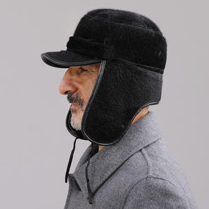 Gorro plano de piel sintética de visón para hombre, negro y gris, con protección para las orejas, gorro cálido de invierno para personas de mediana edad y mayores. - Product Image 2