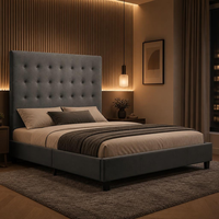 Lit plateforme moderne gris foncé rembourré avec tête de lit capitonnée haute et sommier à lattes en bois, lit double
