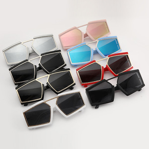 Lunettes de soleil hybrides en métal à monture carrée, lunettes de soleil populaires transfrontalières d'Europe et d'Amérique, lunettes de soleil de forme irrégulière - Product Image 2
