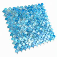 Mosaïque de nacre bleue en forme d'éventail, mosaïque de coquillages pour crédence murale irisée